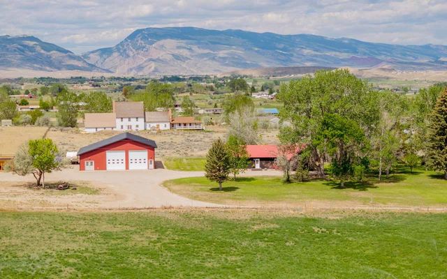 15 Cole Rd, Cody, WY 82414 property photo