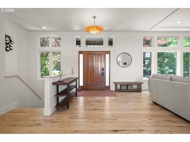 2749 SUNCREST Ave, Eugene, OR 97405