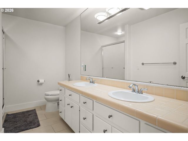 2749 SUNCREST Ave, Eugene, OR 97405