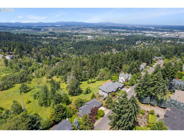 2749 SUNCREST Ave, Eugene, OR 97405