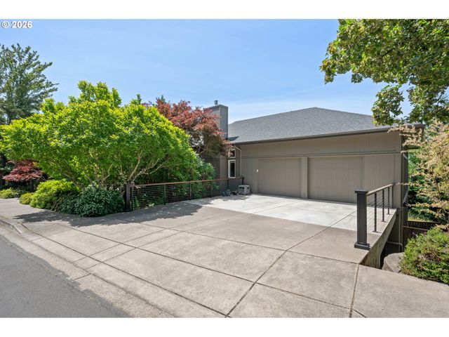 2749 SUNCREST Ave, Eugene, OR 97405