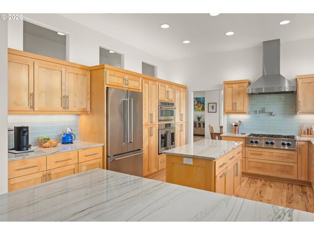 2749 SUNCREST Ave, Eugene, OR 97405