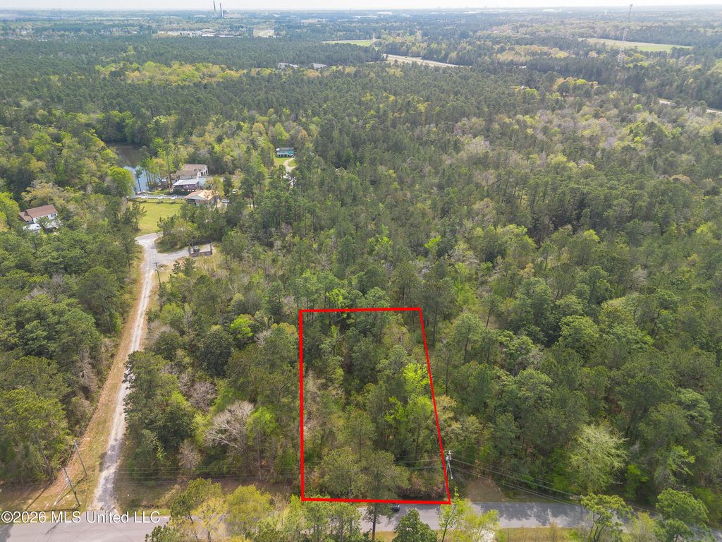 13264 River Road, Gulfport, MS 39503