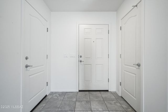 8540 W Magpie Place, Tucson, AZ 85757