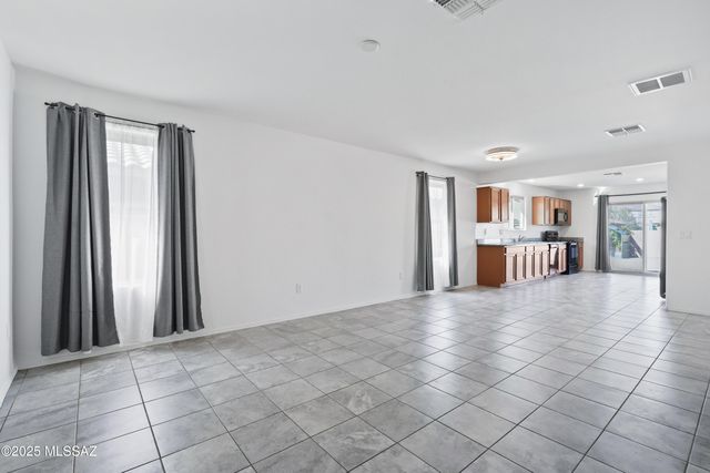 8540 W Magpie Place, Tucson, AZ 85757