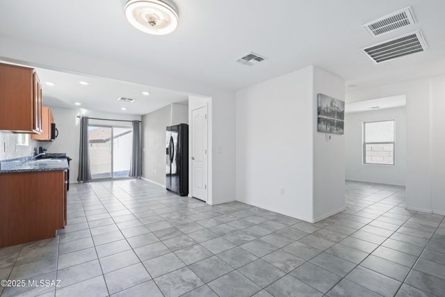 8540 W Magpie Place, Tucson, AZ 85757