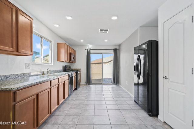 8540 W Magpie Place, Tucson, AZ 85757