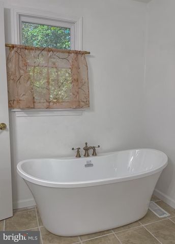 12035 SUSAN LN, Lusby, MD 20657