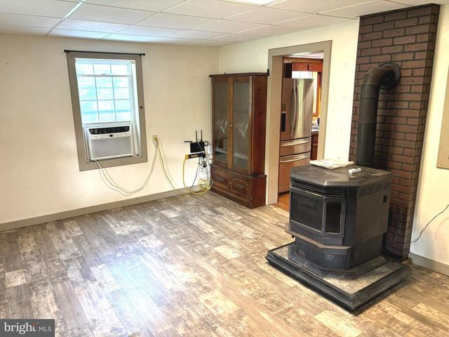 2600 MIDDLE COVE RD, Mathias, WV 26812