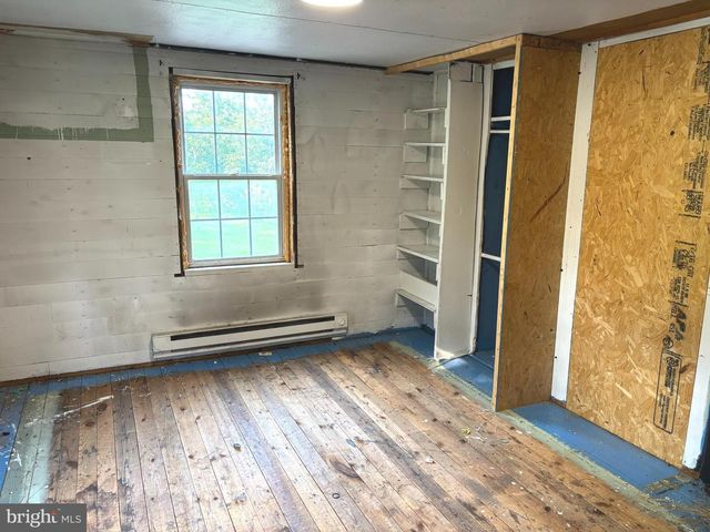 2600 MIDDLE COVE RD, Mathias, WV 26812