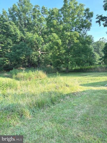 2600 MIDDLE COVE RD, Mathias, WV 26812