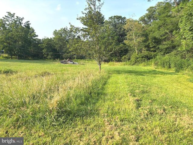 2600 MIDDLE COVE RD, Mathias, WV 26812