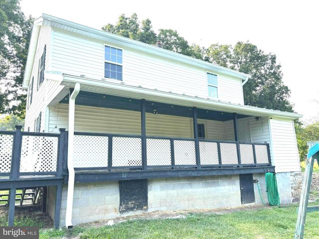 2600 MIDDLE COVE RD, Mathias, WV 26812