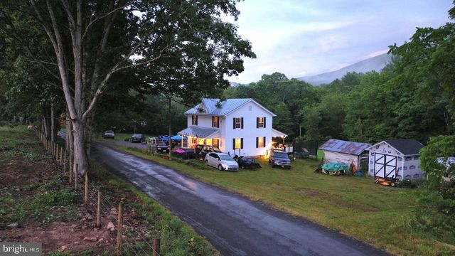 2600 MIDDLE COVE RD, Mathias, WV 26812