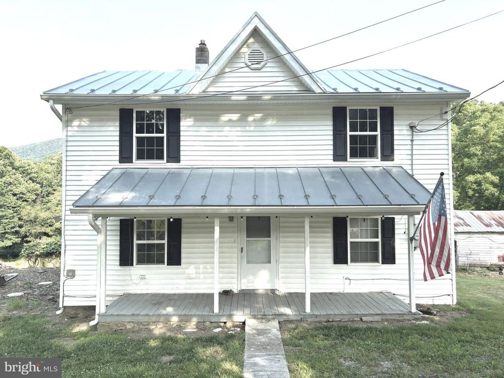 2600 MIDDLE COVE RD, Mathias, WV 26812