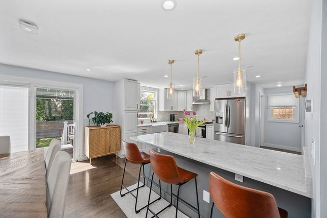 59 Wyvern St, Boston, MA 02131
