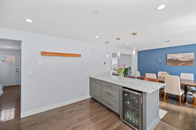 59 Wyvern St, Boston, MA 02131