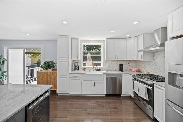 59 Wyvern St, Boston, MA 02131