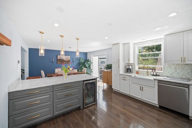 59 Wyvern St, Boston, MA 02131