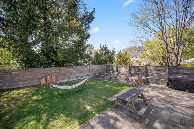 59 Wyvern St, Boston, MA 02131