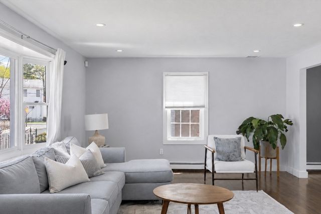 59 Wyvern St, Boston, MA 02131