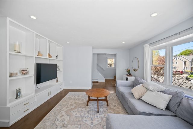 59 Wyvern St, Boston, MA 02131