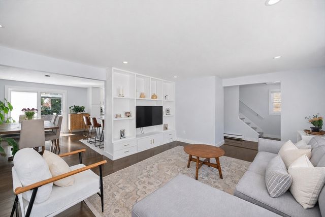 59 Wyvern St, Boston, MA 02131