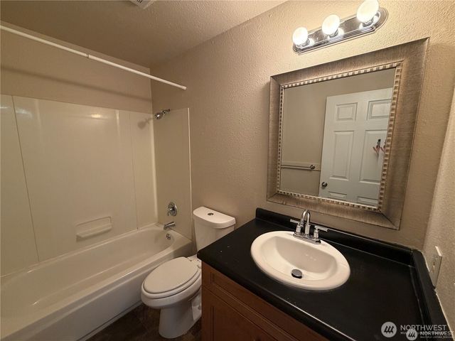 4027 S Warner Street, Tacoma, WA 98409