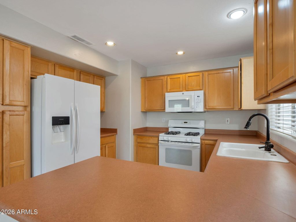 4946 E ROBERTA Drive, Cave Creek, AZ 85331 — photo 3