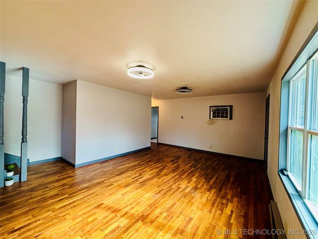 800 W Grand Avenue, Eufaula, OK 74432