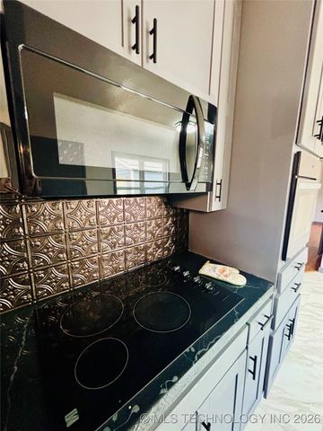 800 W Grand Avenue, Eufaula, OK 74432