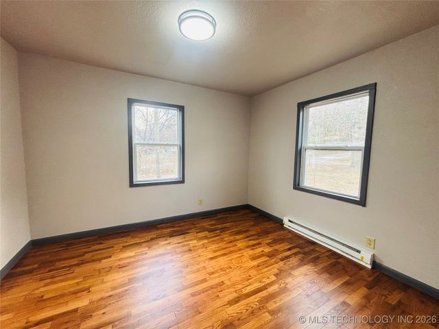 800 W Grand Avenue, Eufaula, OK 74432