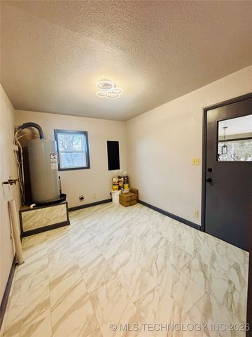 800 W Grand Avenue, Eufaula, OK 74432