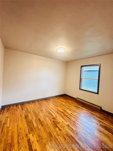 800 W Grand Avenue, Eufaula, OK 74432