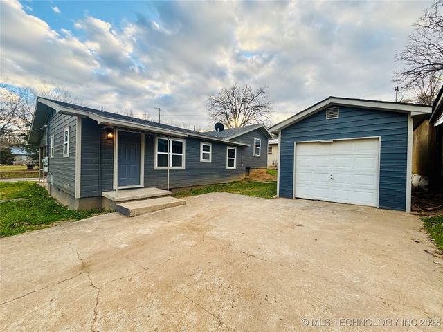 800 W Grand Avenue, Eufaula, OK 74432