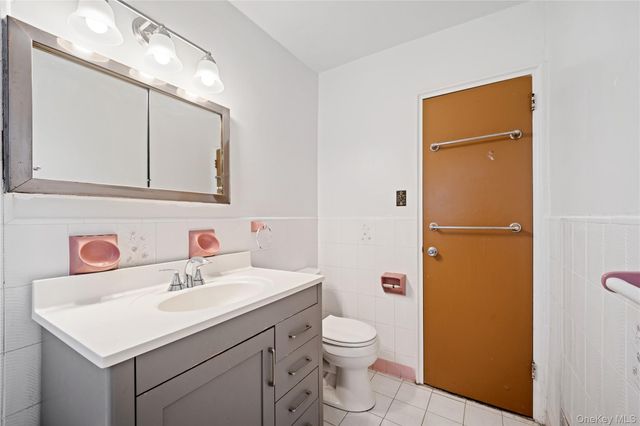 1047 E 217th Street, Bronx, NY 10469