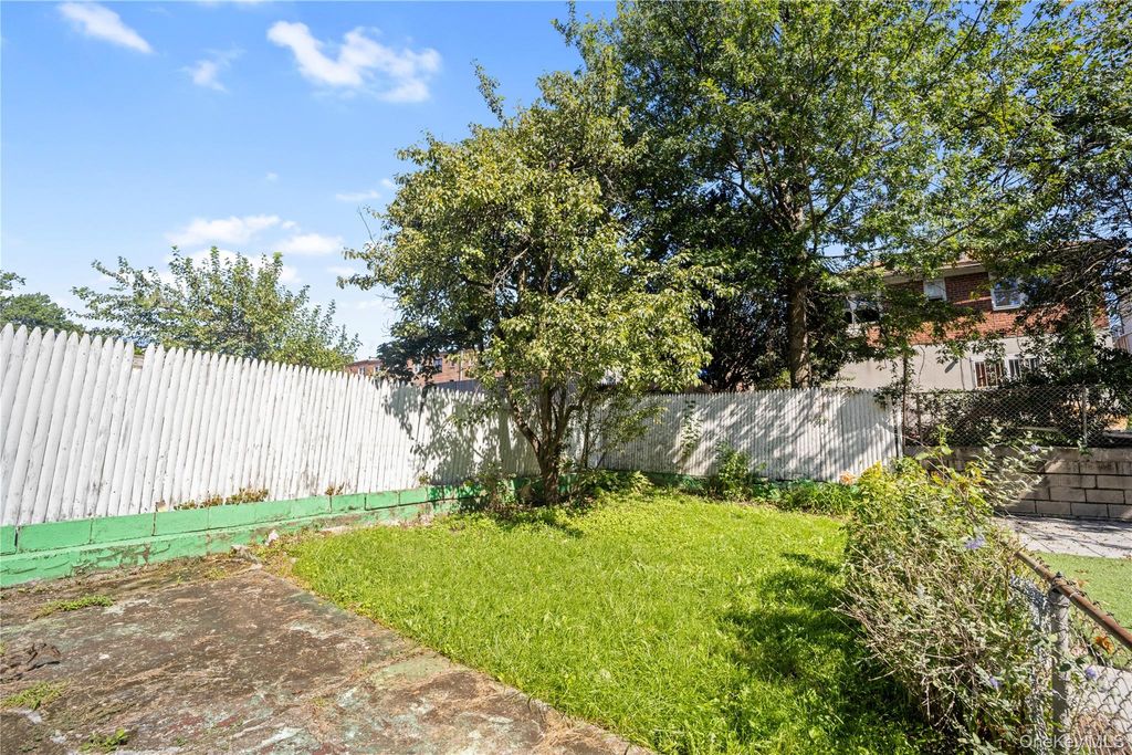 1047 E 217th Street, Bronx, NY 10469 — photo 4