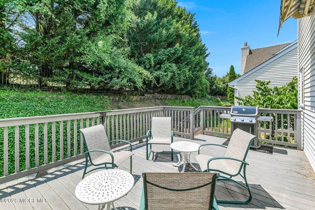 12 Windward Way, Red Bank, NJ 07701