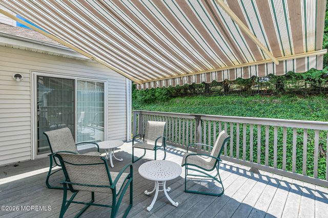 12 Windward Way, Red Bank, NJ 07701