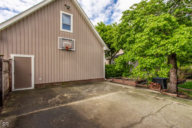 839 Broadway Street, Indianapolis, IN 46202