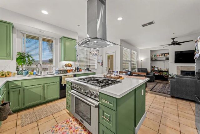 2007 Pleasant Waters Court, Spring Valley, CA 91977