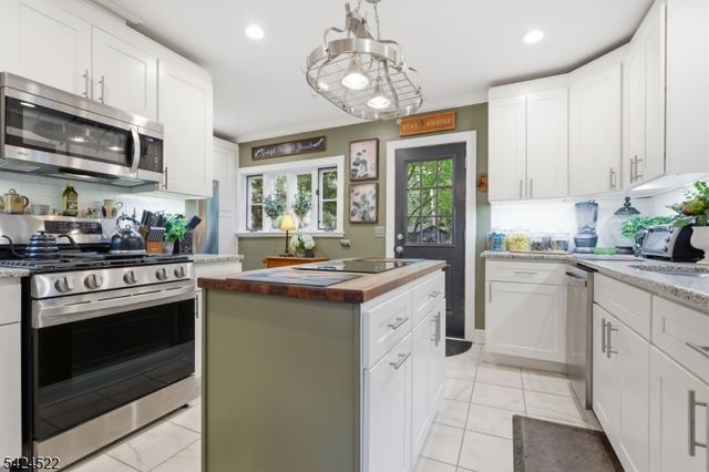 30 Swan St, Lambertville City, NJ 08530