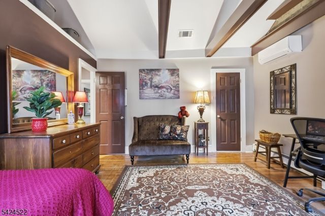 30 Swan St, Lambertville City, NJ 08530
