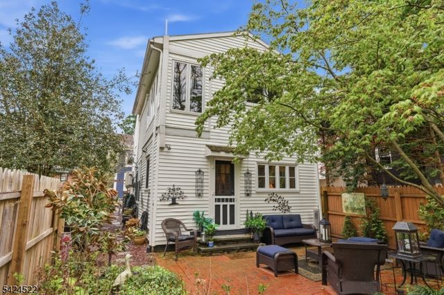 30 Swan St, Lambertville City, NJ 08530