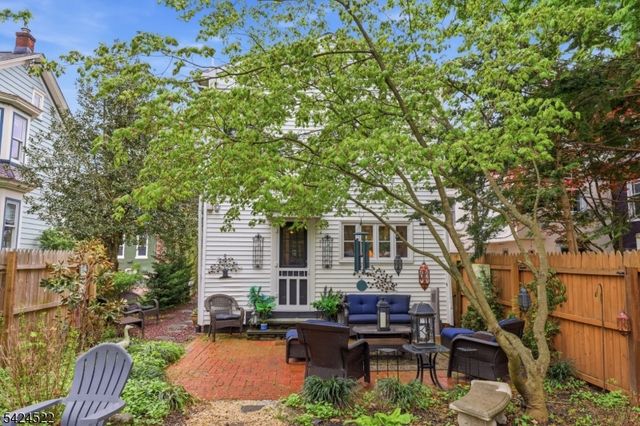 30 Swan St, Lambertville City, NJ 08530