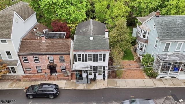30 Swan St, Lambertville City, NJ 08530