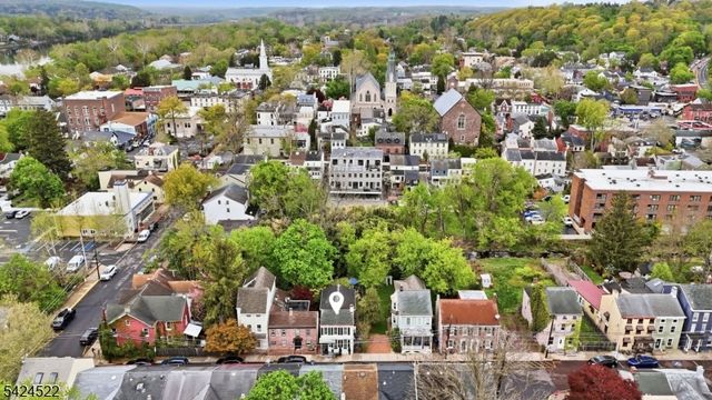 30 Swan St, Lambertville City, NJ 08530