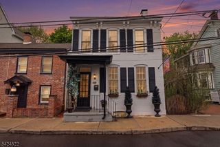 30 Swan St, Lambertville City, NJ 08530
