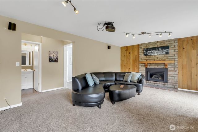 2212 186th Avenue NE, Redmond, WA 98052