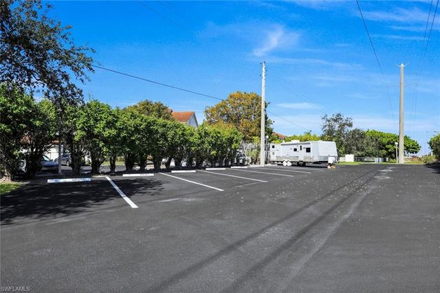 4620 Saint Croix LN # 911, Naples, FL 34109